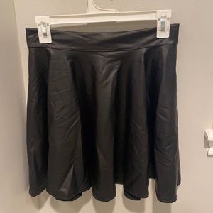 Brand New never worn amazon skirt